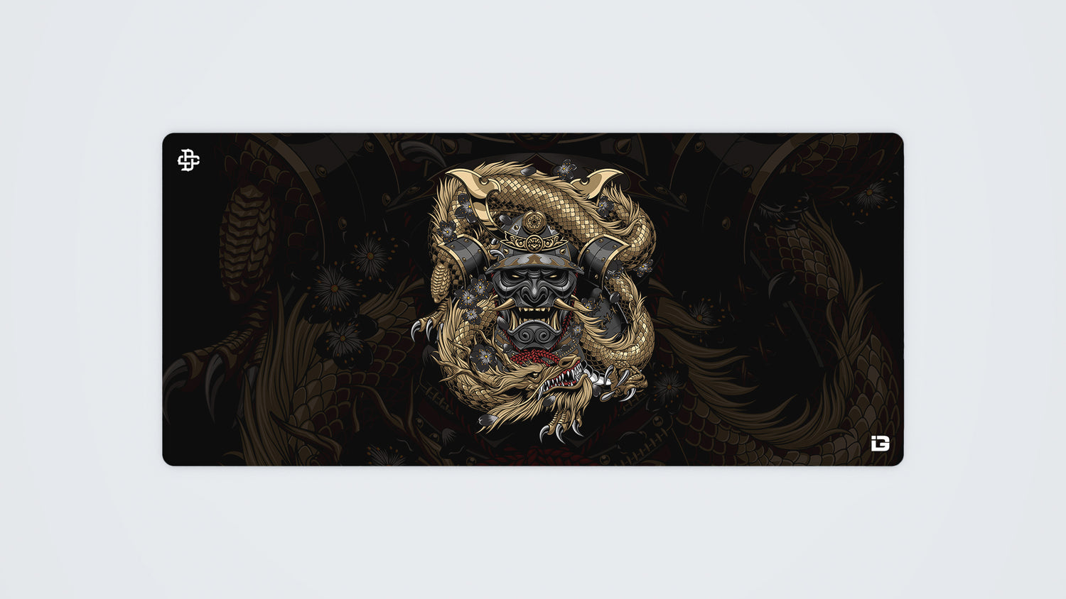 Masque de samouraï embrassé