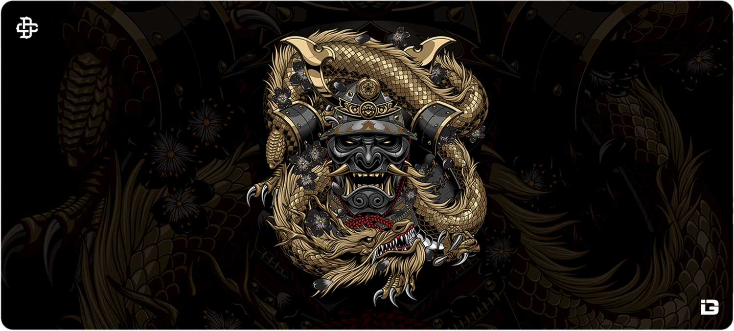 Masque de samouraï embrassé