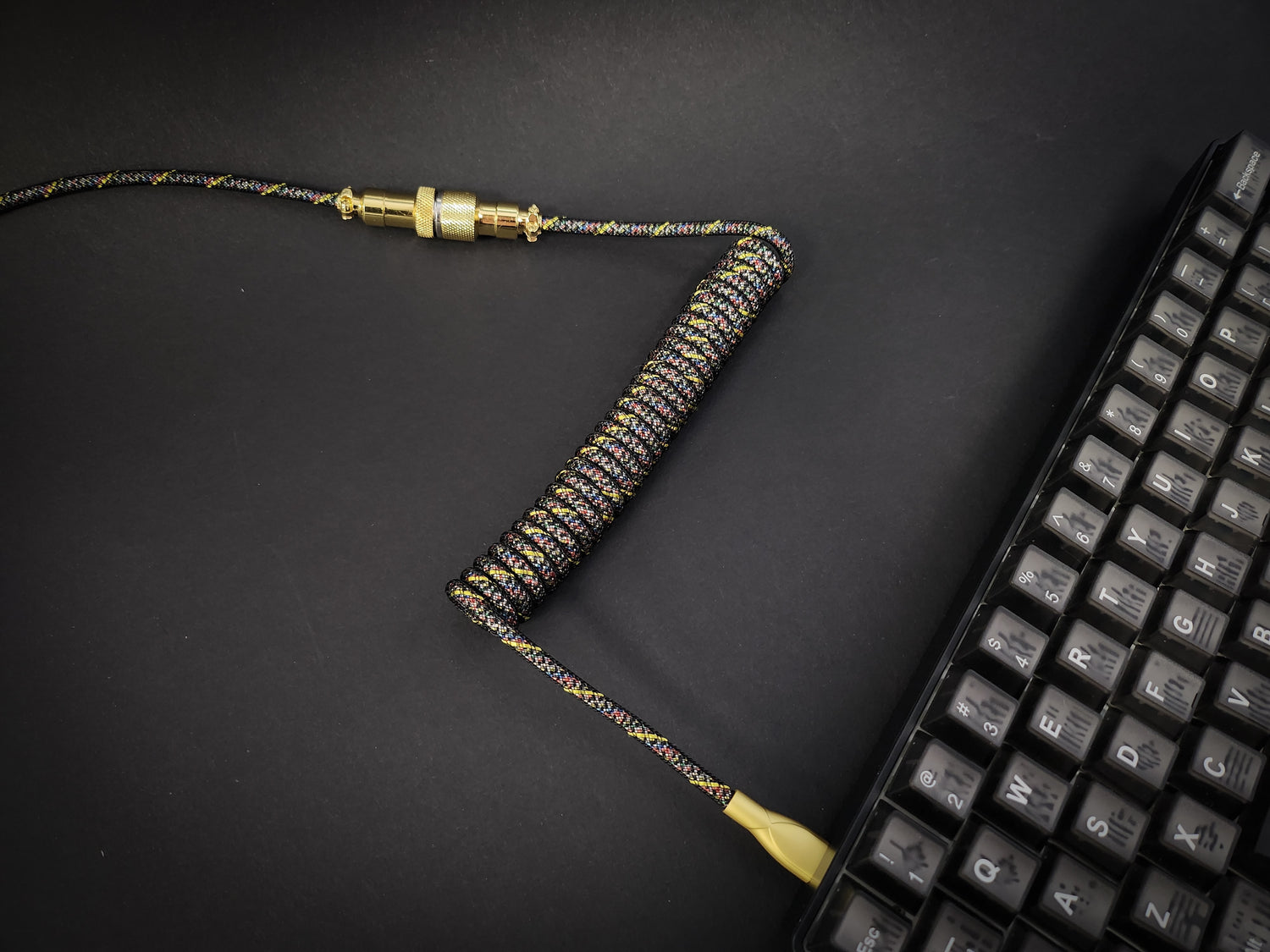 Statyczny skręcany kabel lotniczy